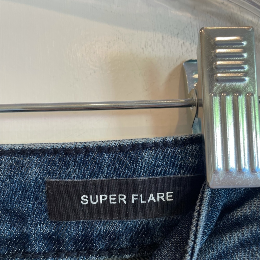 Judy Blue Star-Embellished Blue Flare Jeans - Picture 6 of 7